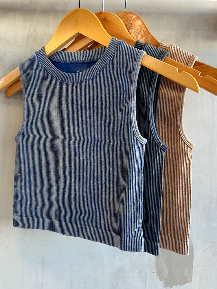 Leia Black Washed Basic