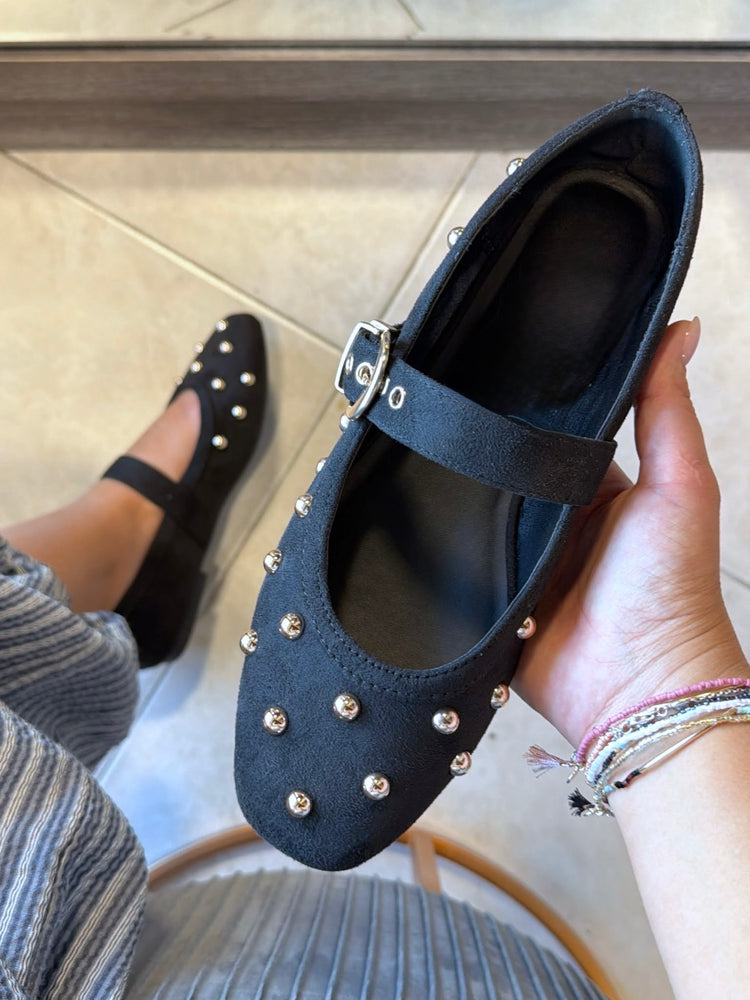 Maya Black Beads Flat
