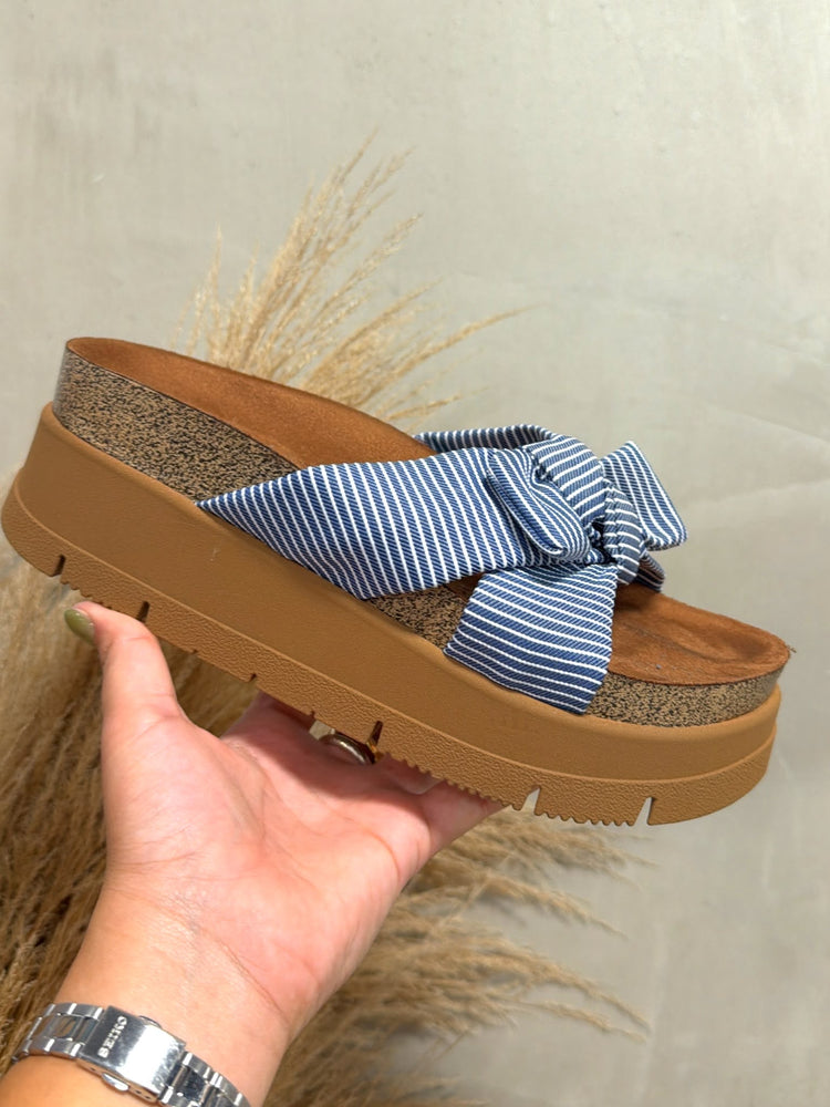 Moleca Bow Wedges